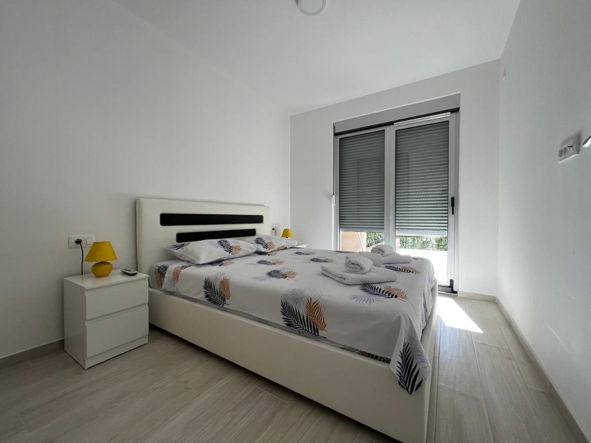 Apartment With Terrace And Private Parking Kotor Kültér fotó